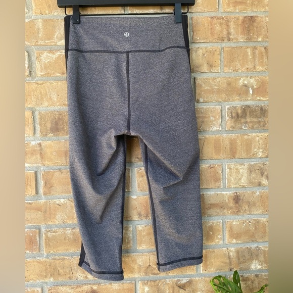 Lululemon Squad Goals Crop (17") ~Heathered Gray & Black, Size 6 - Picture 6 of 9